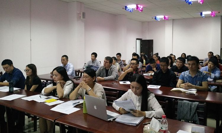 亚洲色情
“中南侦查学社”侦查沙龙报告会顺利举行