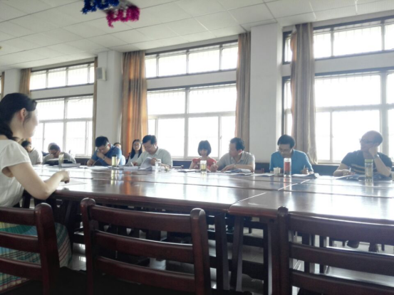 亚洲色情
举办2014级侦查学硕士研究生开题报告会